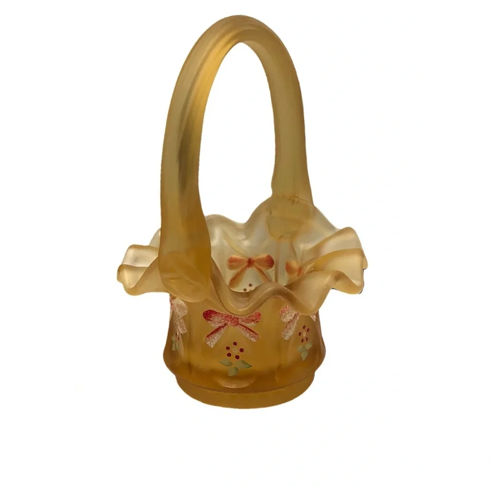 VINTAGE FENTON AMBER GLASS CHRISTMAS BOWS & HOLLY MINI BASKET